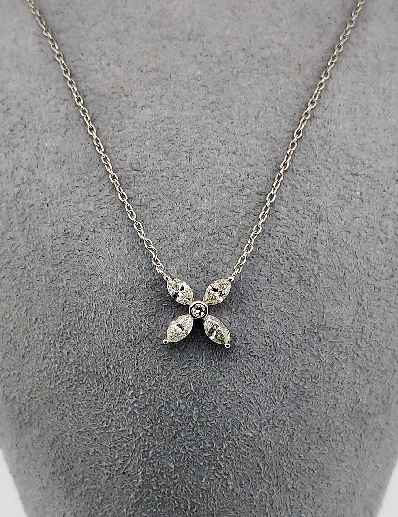 0,57 Karat Pırlanta Fantezi Kolye