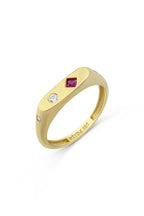 Dörtgen Bordo Taşlı Serçe Parmak Altın Yüzük