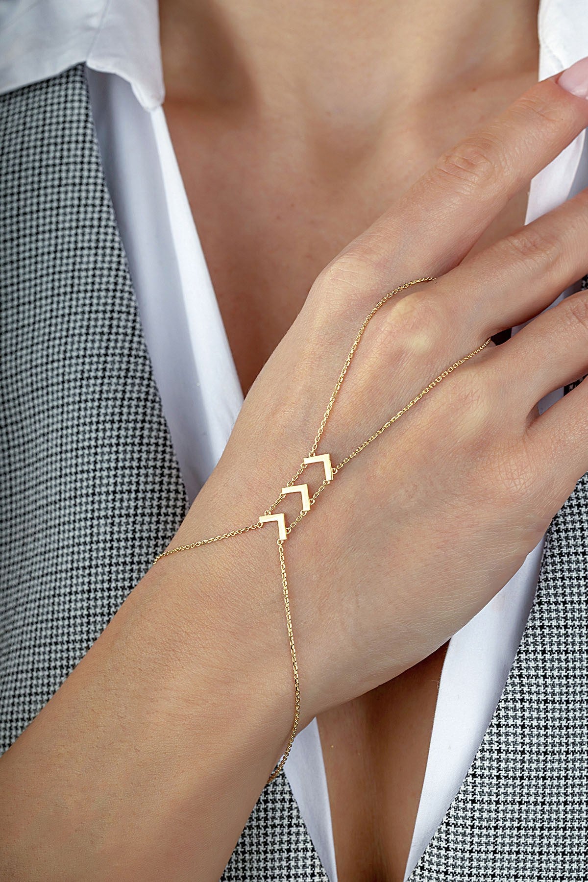 14 Ayar V Figürlü Altın Şahmeran