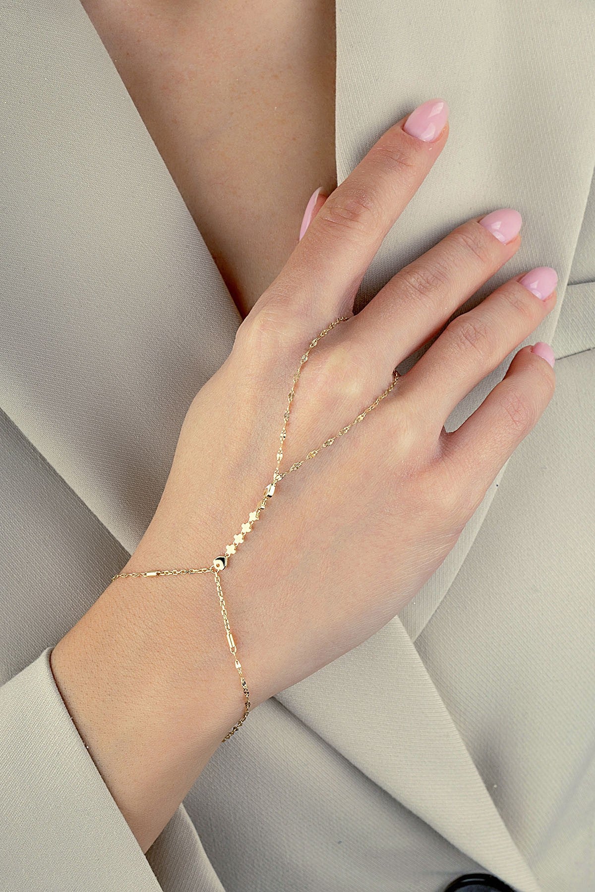 14 Ayar Mineli 4 Yoncalı Altın Şahmeran Ürün ikincil görseli