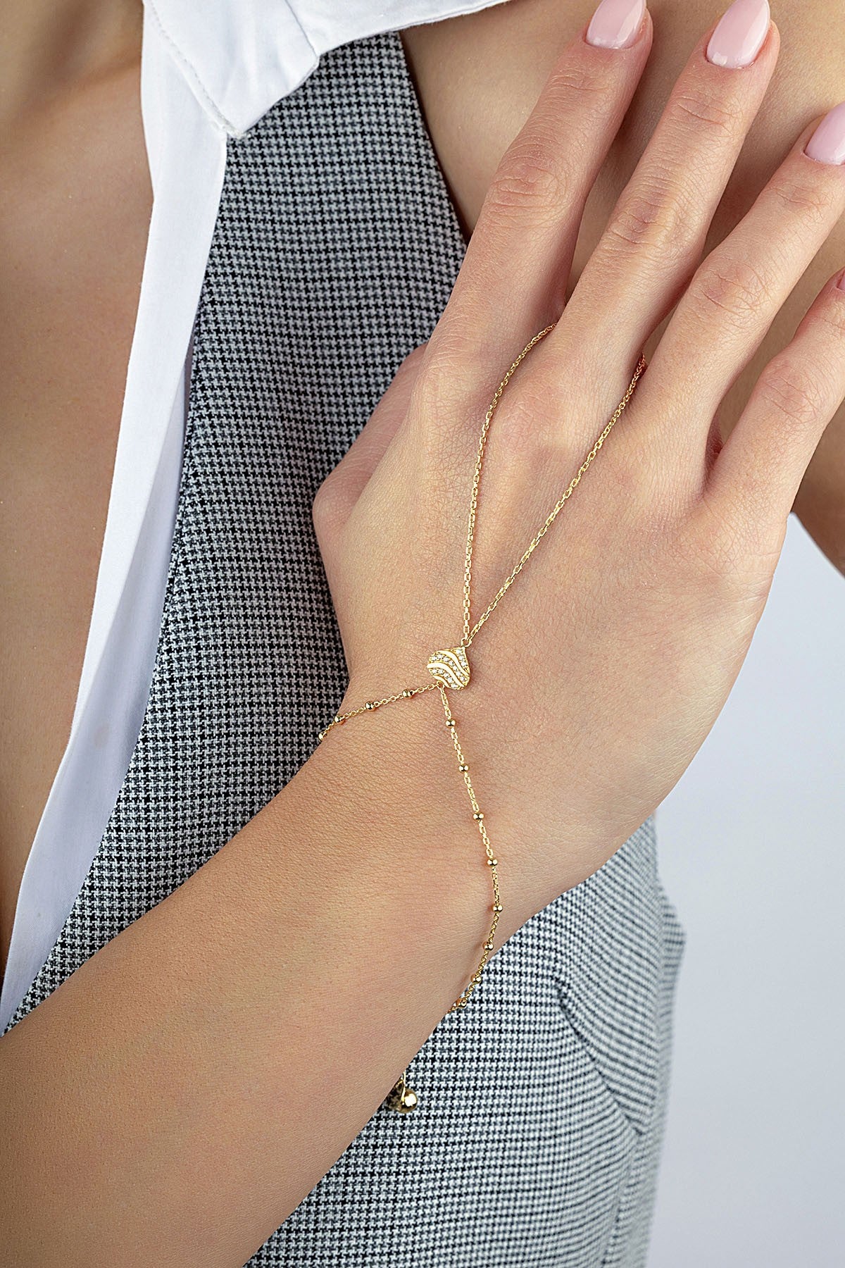 14 Ayar Çizgili Taşlı Kalp Altın Şahmeran Main image