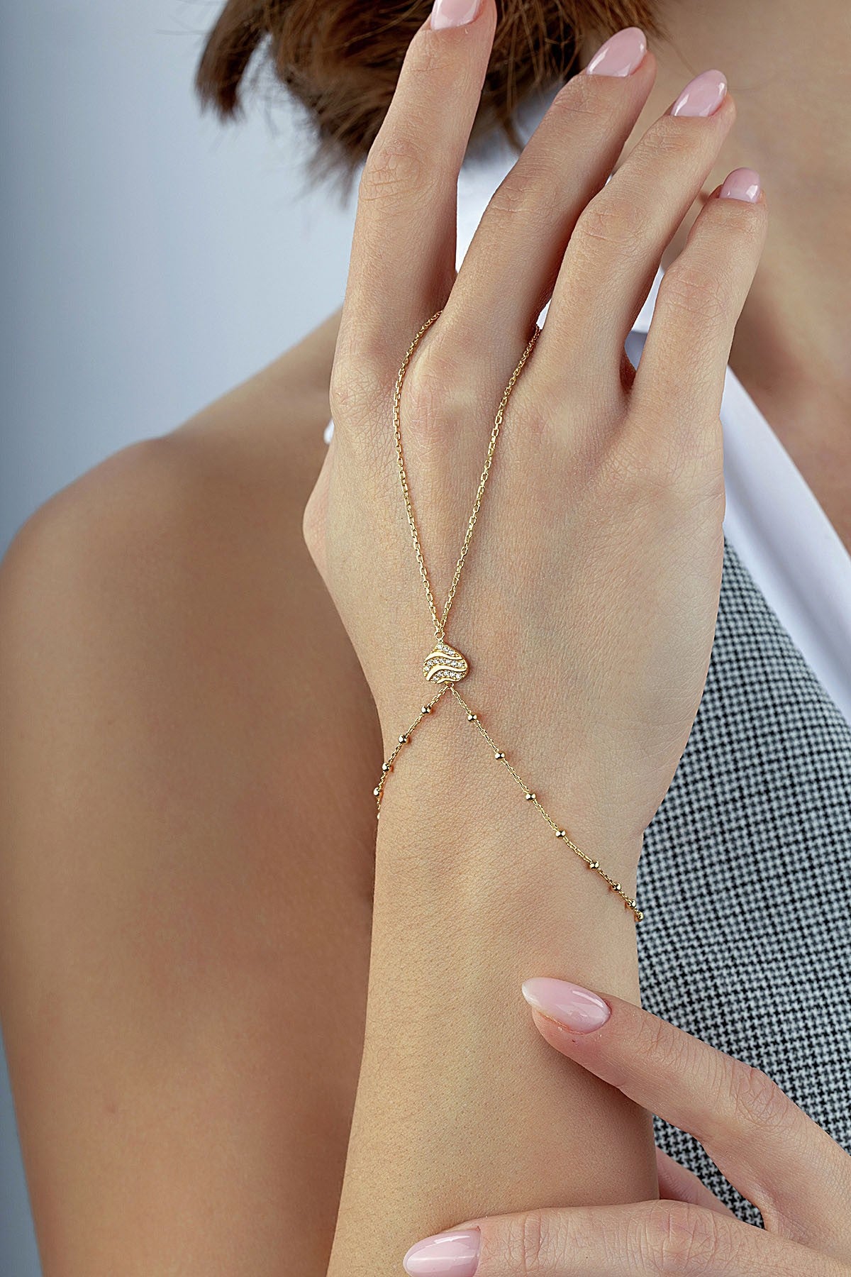 14 Ayar Çizgili Taşlı Kalp Altın Şahmeran Secondary image