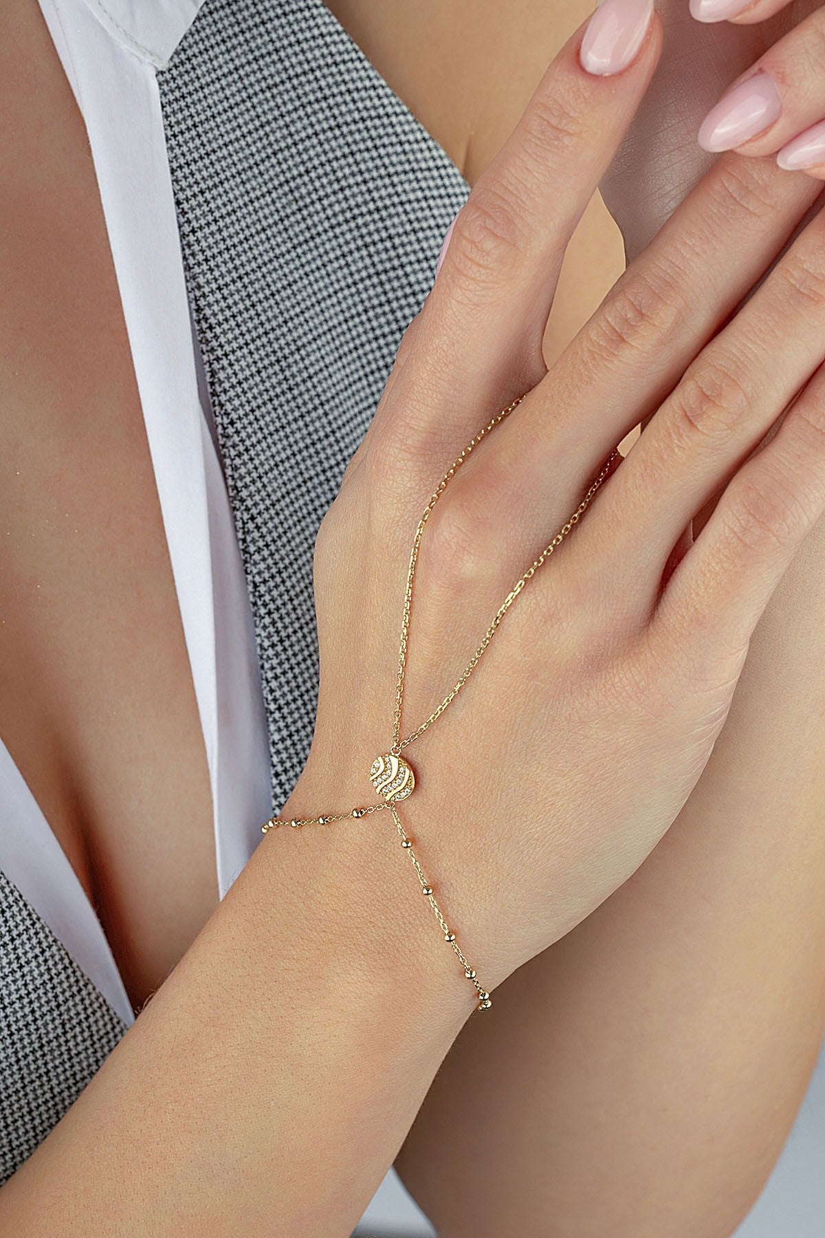 14 Ayar Yuvarlak Altın Şahmeran Secondary image