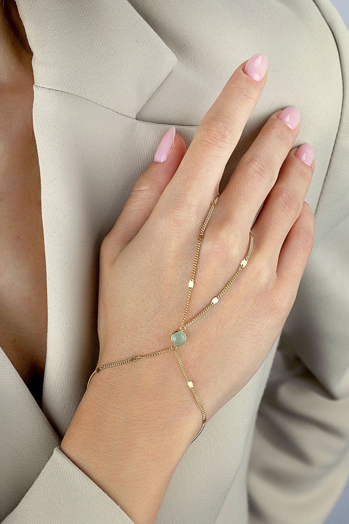 14 Ayar Yeşil Taşlı Altın Şahmeran Secondary image