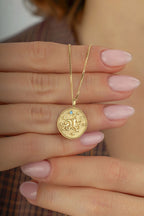 Kova Burcu 14 Ayar Altın Kolye