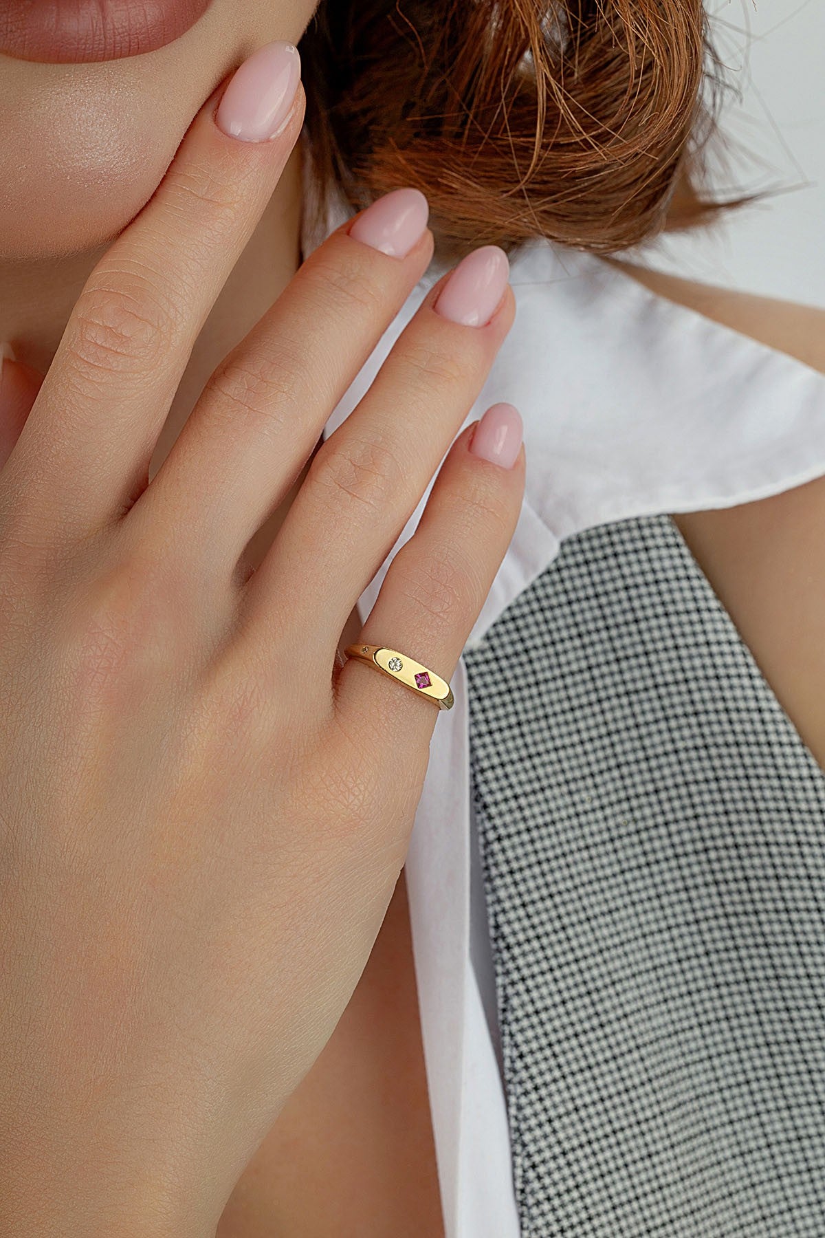 Dörtgen Bordo Taşlı Serçe Parmak Altın Yüzük Ürün ikincil görseli