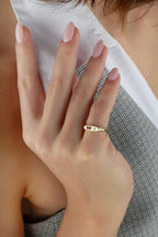 Dörtgen Mavi Taşlı Serçe Parmak Altın Yüzük