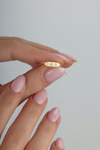 Dikdörtgen Taşlı Serçe Parmak Altın Yüzük