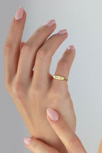 Dikdörtgen Taşlı Serçe Parmak Altın Yüzük