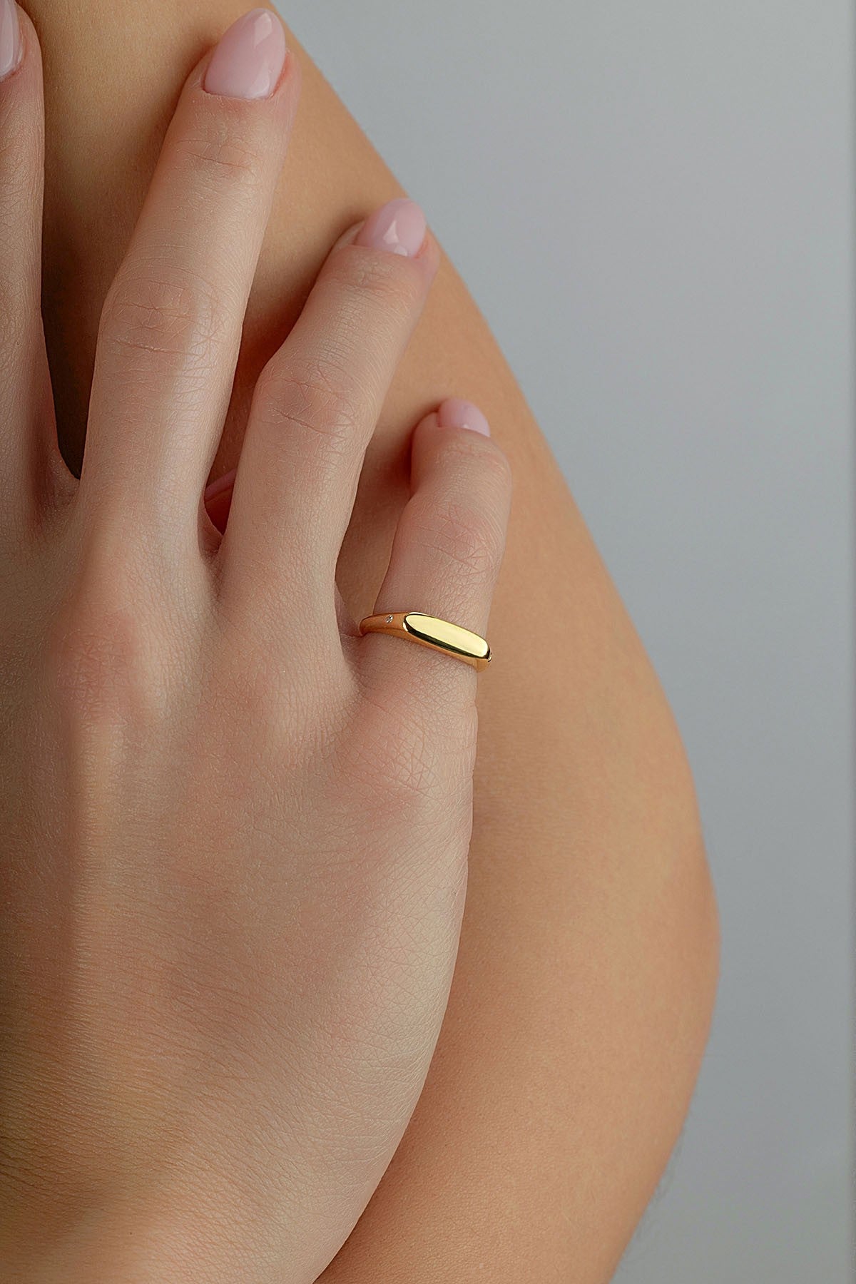 Serçe Parmak Altın Yüzük Ürün ikincil görseli