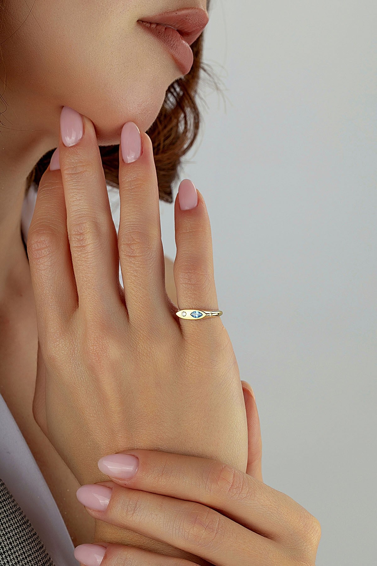 Elmas Şekilli Turkuaz Taşlı Serçe Parmak Altın Yüzük