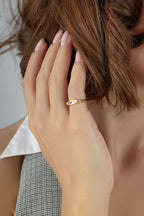 Elmas Şekilli Mor Taşlı Serçe Parmak Altın Yüzük