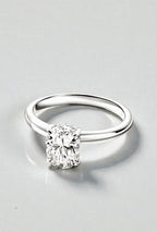 0,70 Karat Pırlantalı Oval Tektaş Yüzük