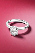 0,70 Karat Pırlantalı Oval Tektaş Yüzük