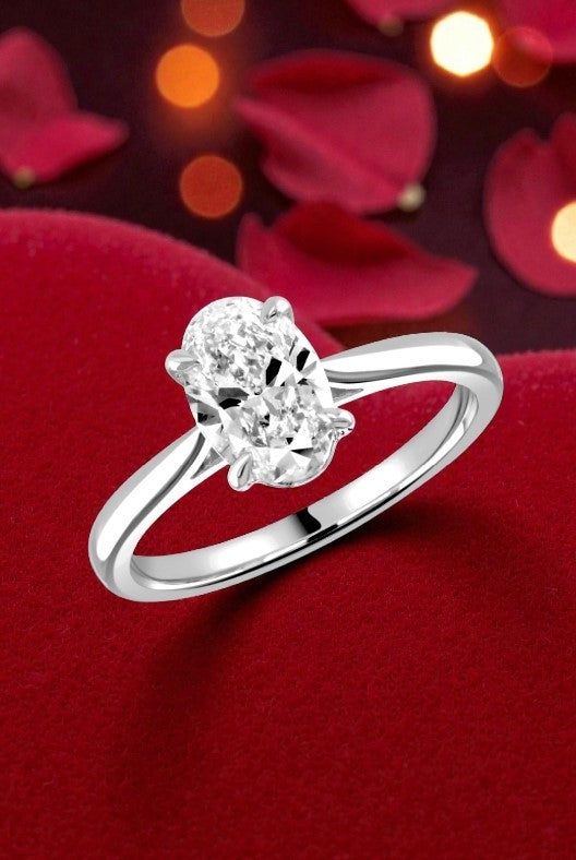 0,70 Karat Pırlantalı Oval Tektaş Yüzük