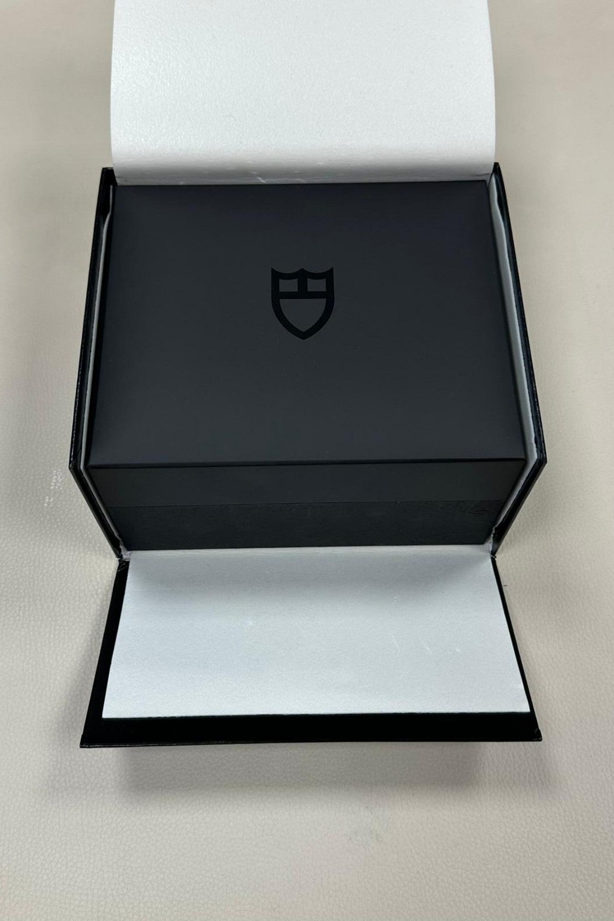 TUDOR 79230B-0008 Haritage Black Bay 41 Erkek Saati