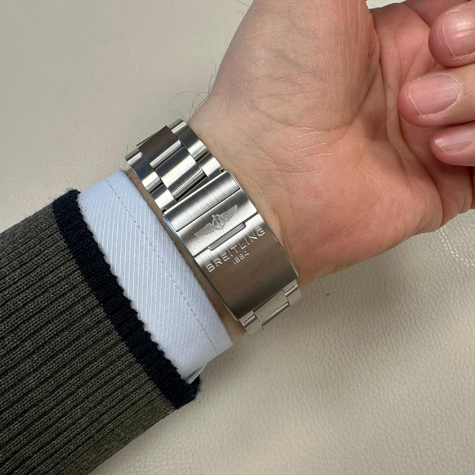 BREITLING Avenger Chronograph 45 Erkek Saati