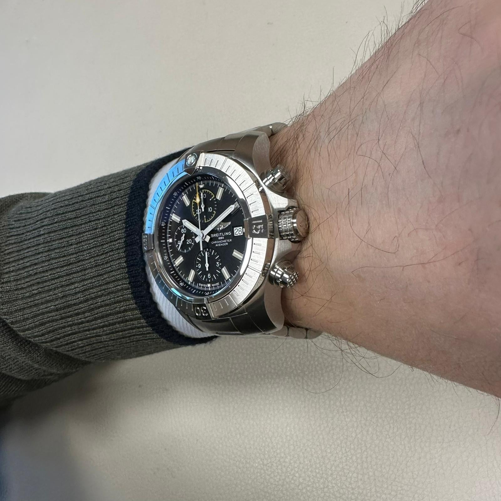 BREITLING Avenger Chronograph 45 Erkek Saati