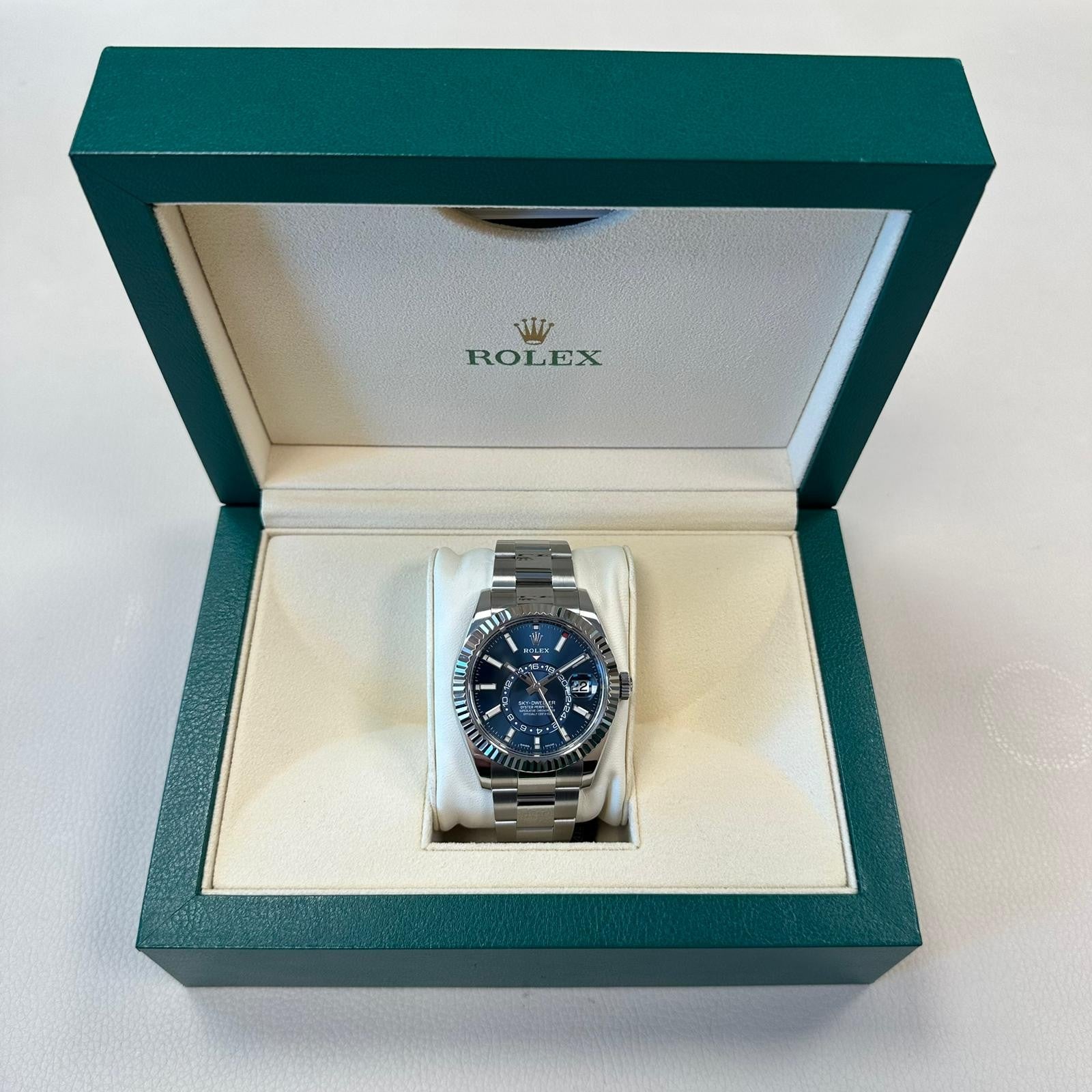 ROLEX Oyster Perpetual Sky-Dweller Erkek Kol Saati