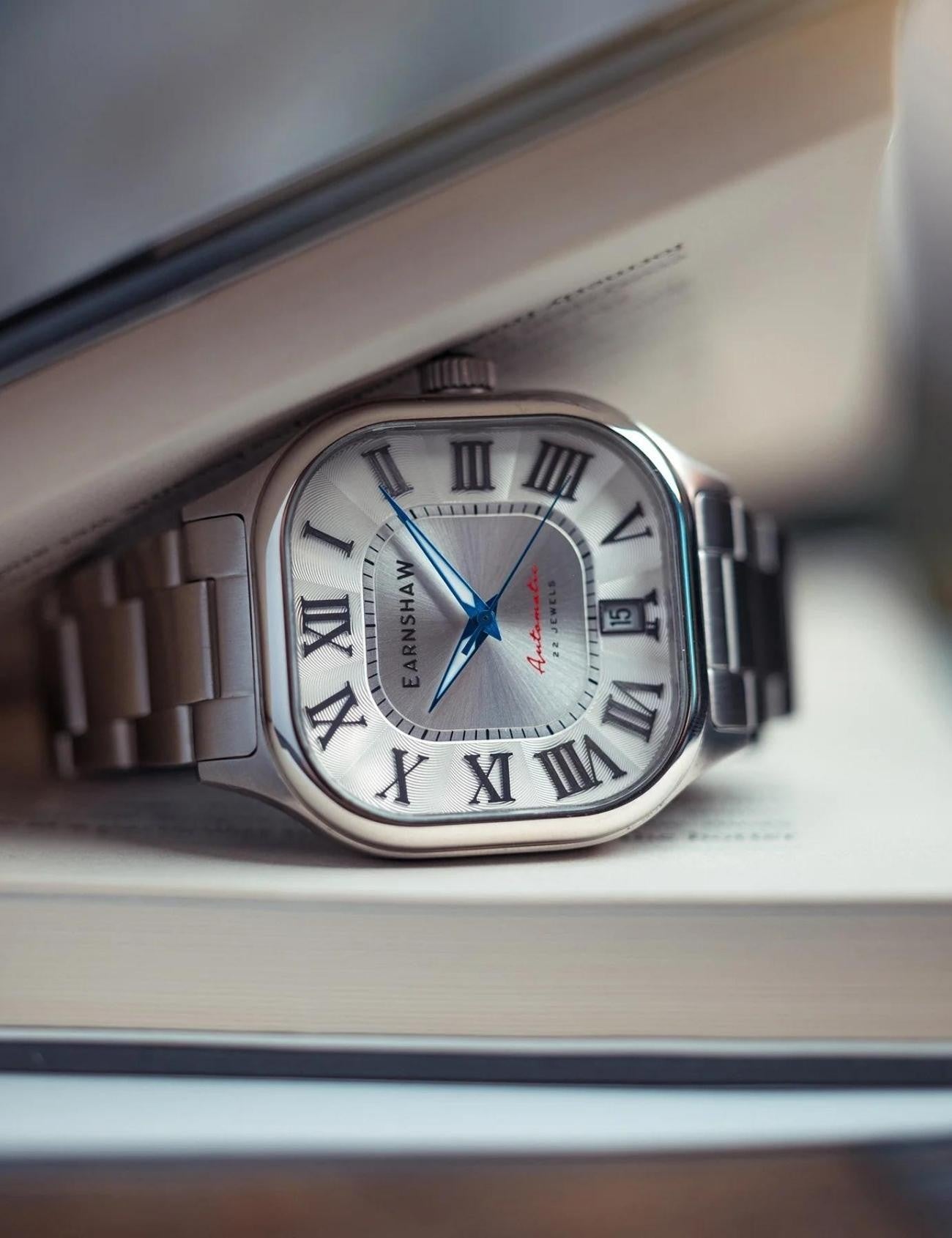 EARNSHAW ES-8284-11 30 Erkek Kol Saati