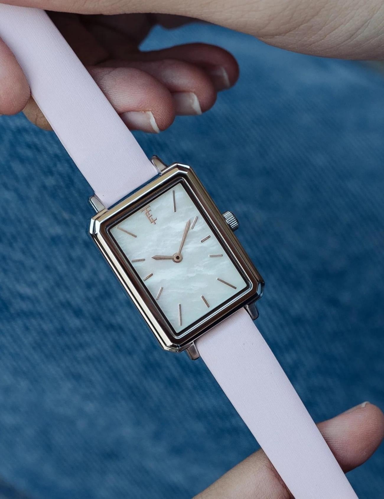 EARNSHAW ES-8235-01 Kadın Kol Saati