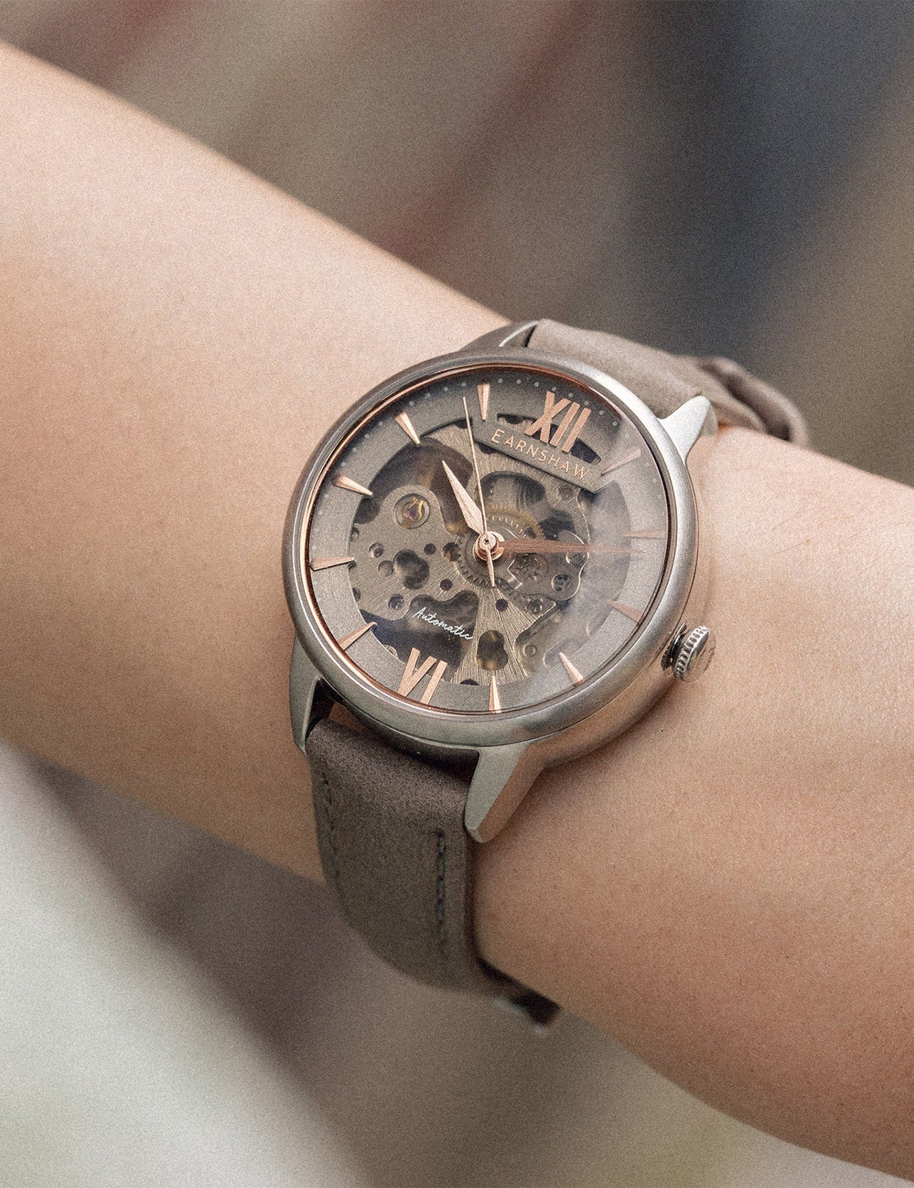 EARNSHAW ES-8153-01 Kadın Kol Saati