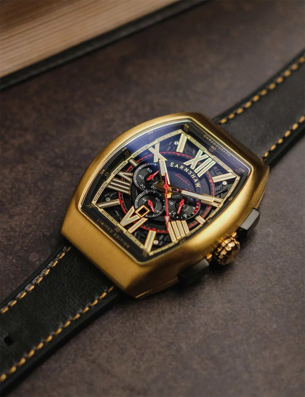 EARNSHAW ES-8270-01 60 Erkek Kol Saati