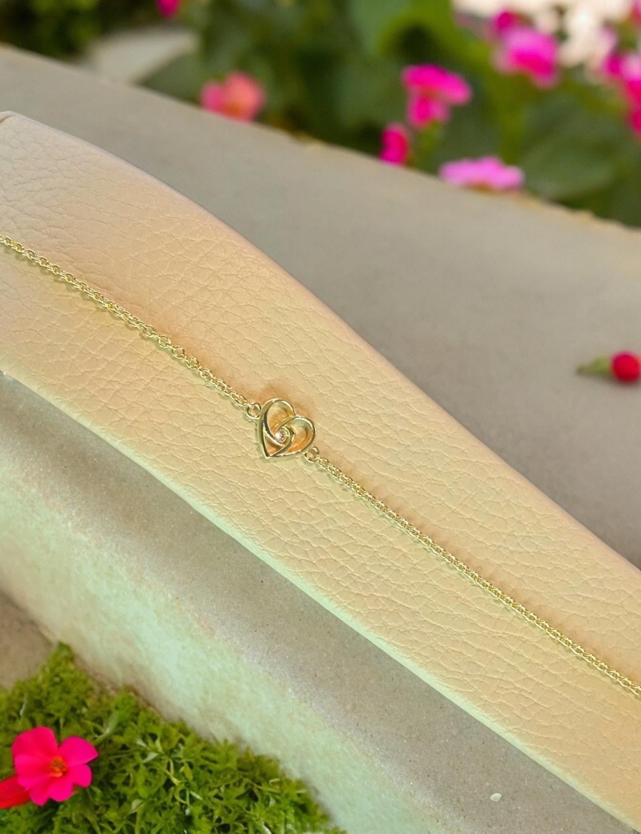 Kalpli Altın Bileklik Ürün ana görseli