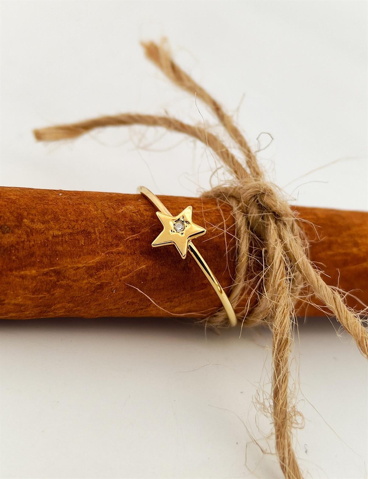 Taşlı Yıldız Altın Yüzük İKYZ00066