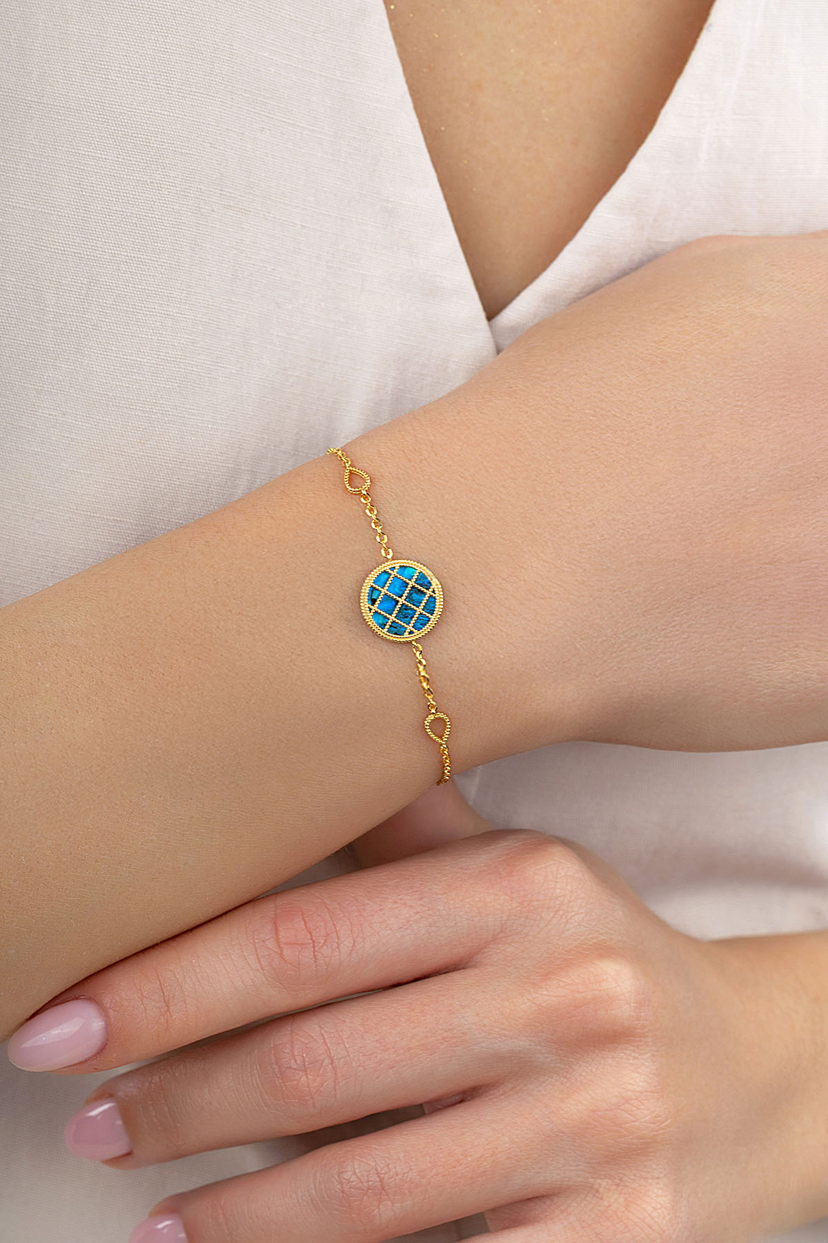 Çift Taraflı Mavi Beyaz Sedefli Altın Bileklik Ürün ana görseli