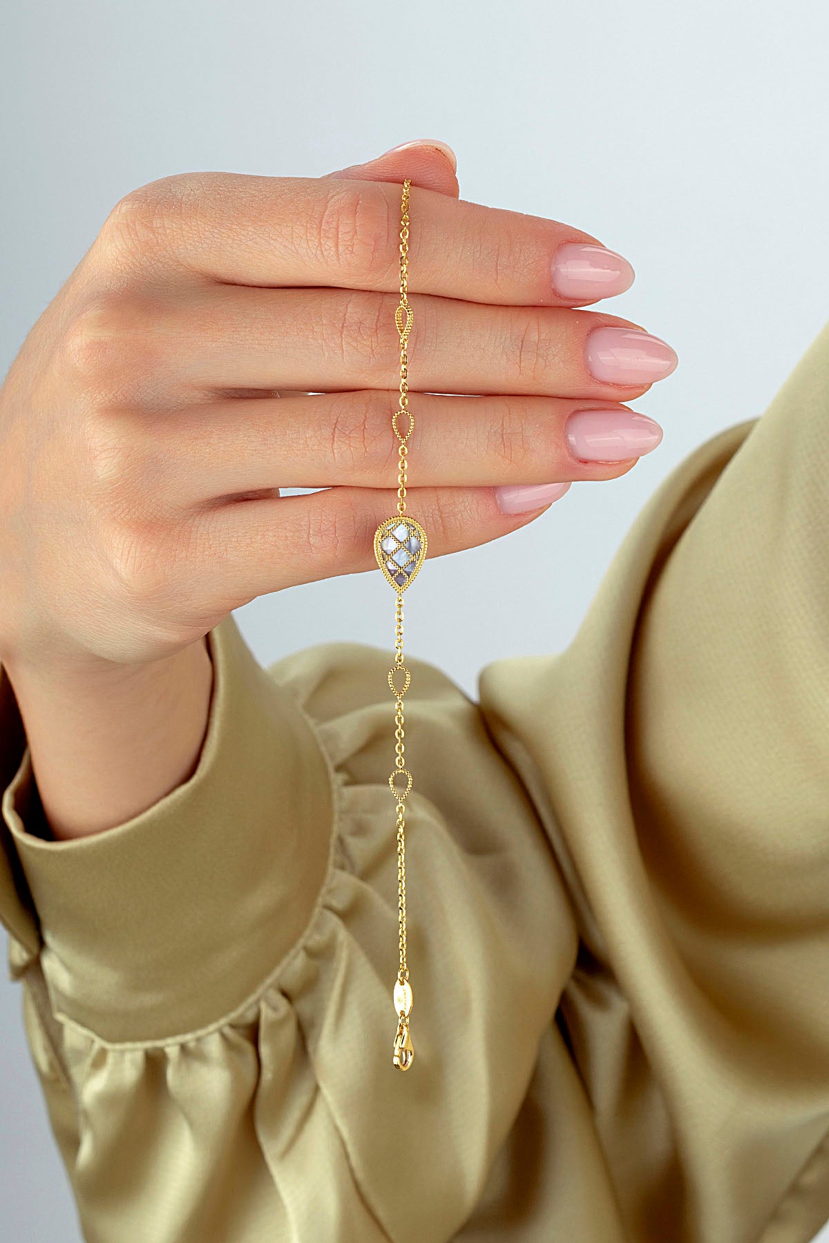 Çift Taraflı Gri Beyaz Sedefli Damla Altın Bileklik