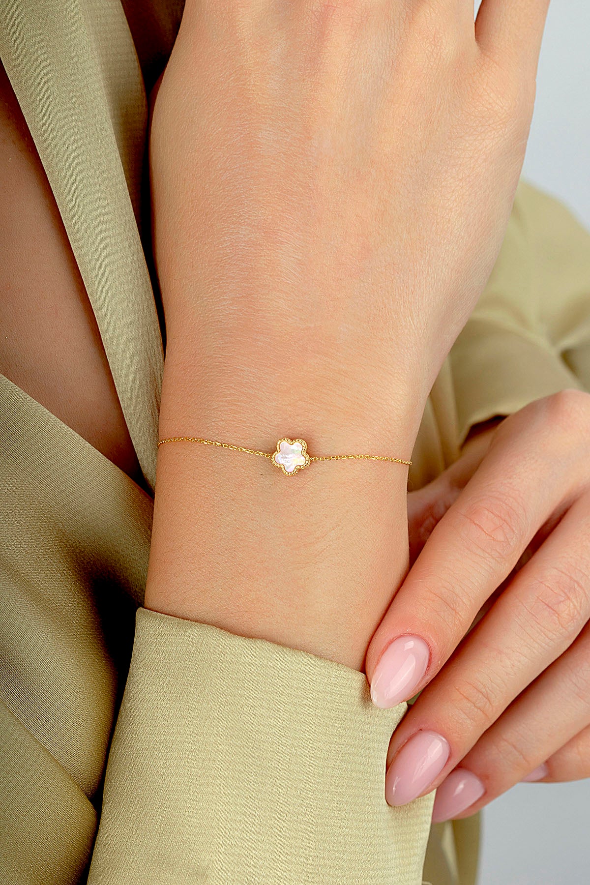 Çift Taraflı Pembe Sedefli Çiçek Altın Bileklik