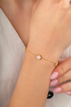 Çift Taraflı Pembe Beyaz Sedefli Geniş 3 Çiçekli Altın Bileklik