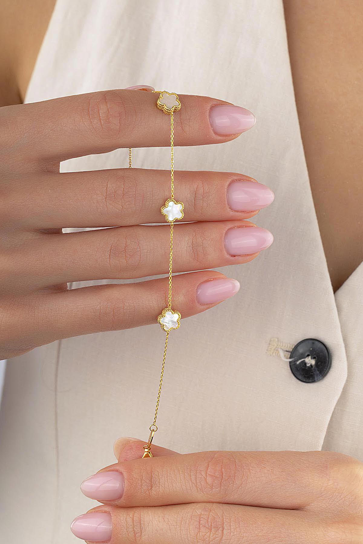 Çift Taraflı Pembe Beyaz Sedefli Geniş 3 Çiçekli Altın Bileklik Ürün ikincil görseli