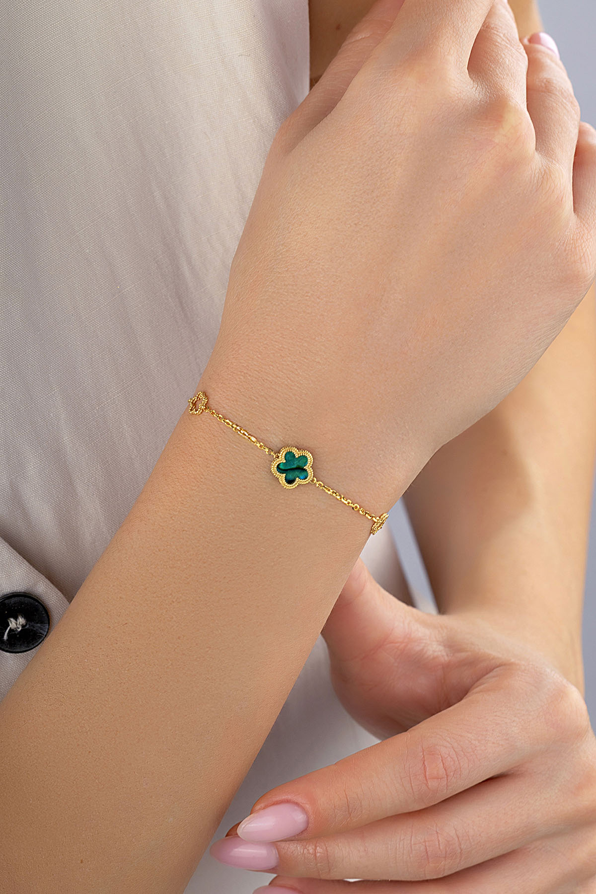 Çift Taraflı Yeşil Beyaz Sedefli Çiçek Altın Bileklik Ürün ikincil görseli