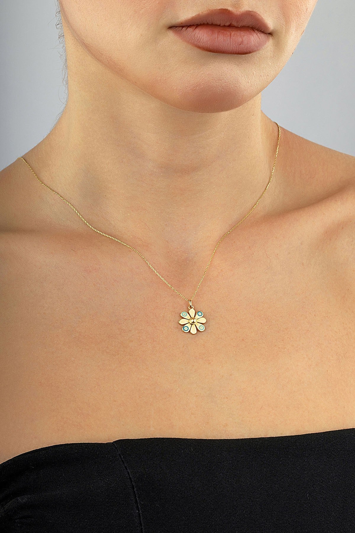 14 Ayar Yaprak Figürlü Altın Kolye Ürün ana görseli