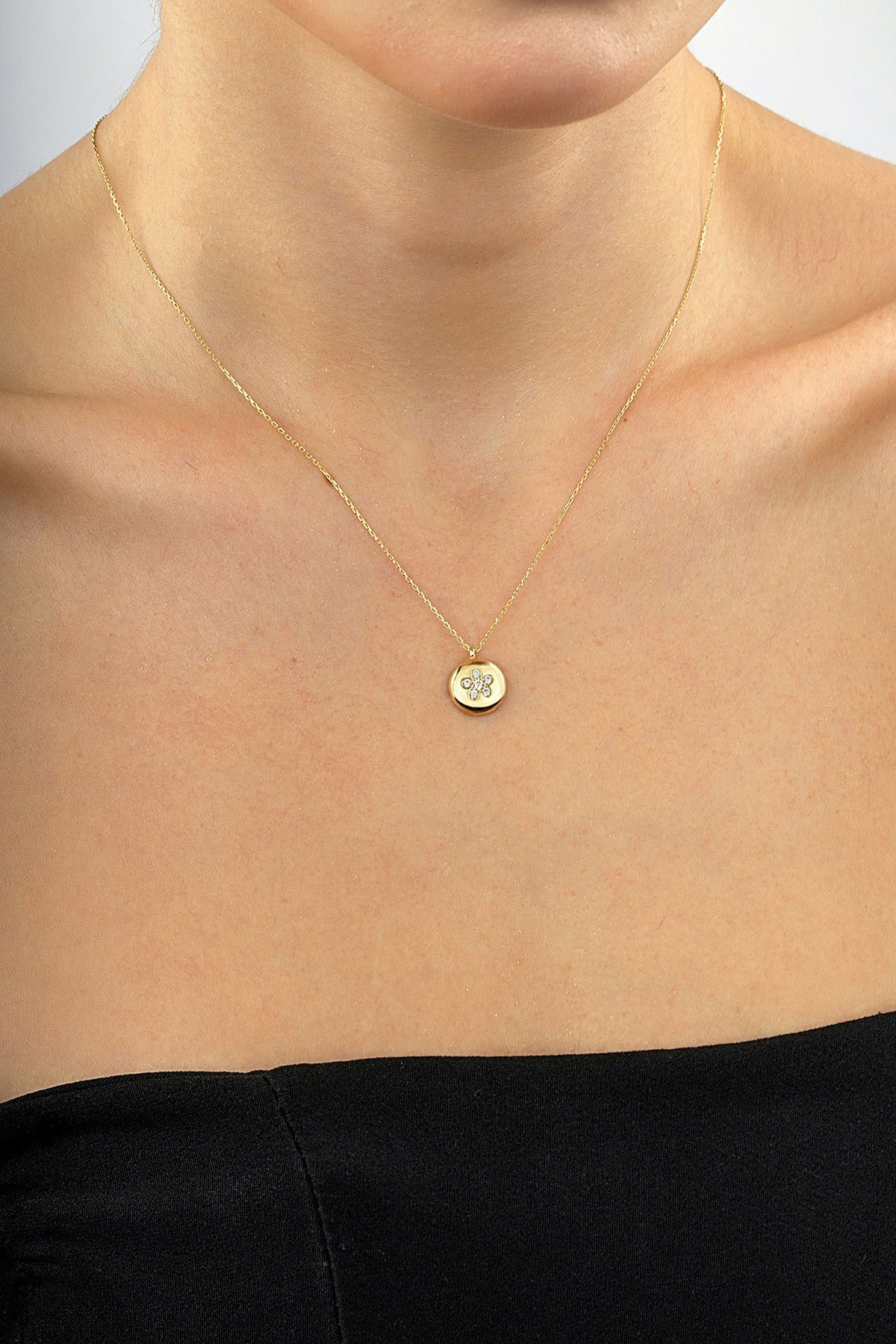 14 Ayar Taşlı Altın Kolye Secondary image