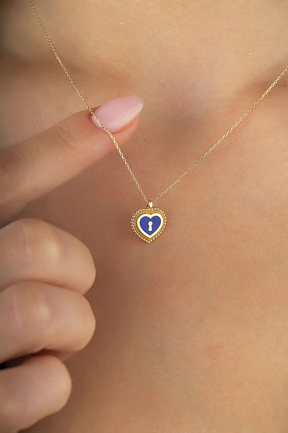 14 Ayar Kilit Desenli Altın Kolye