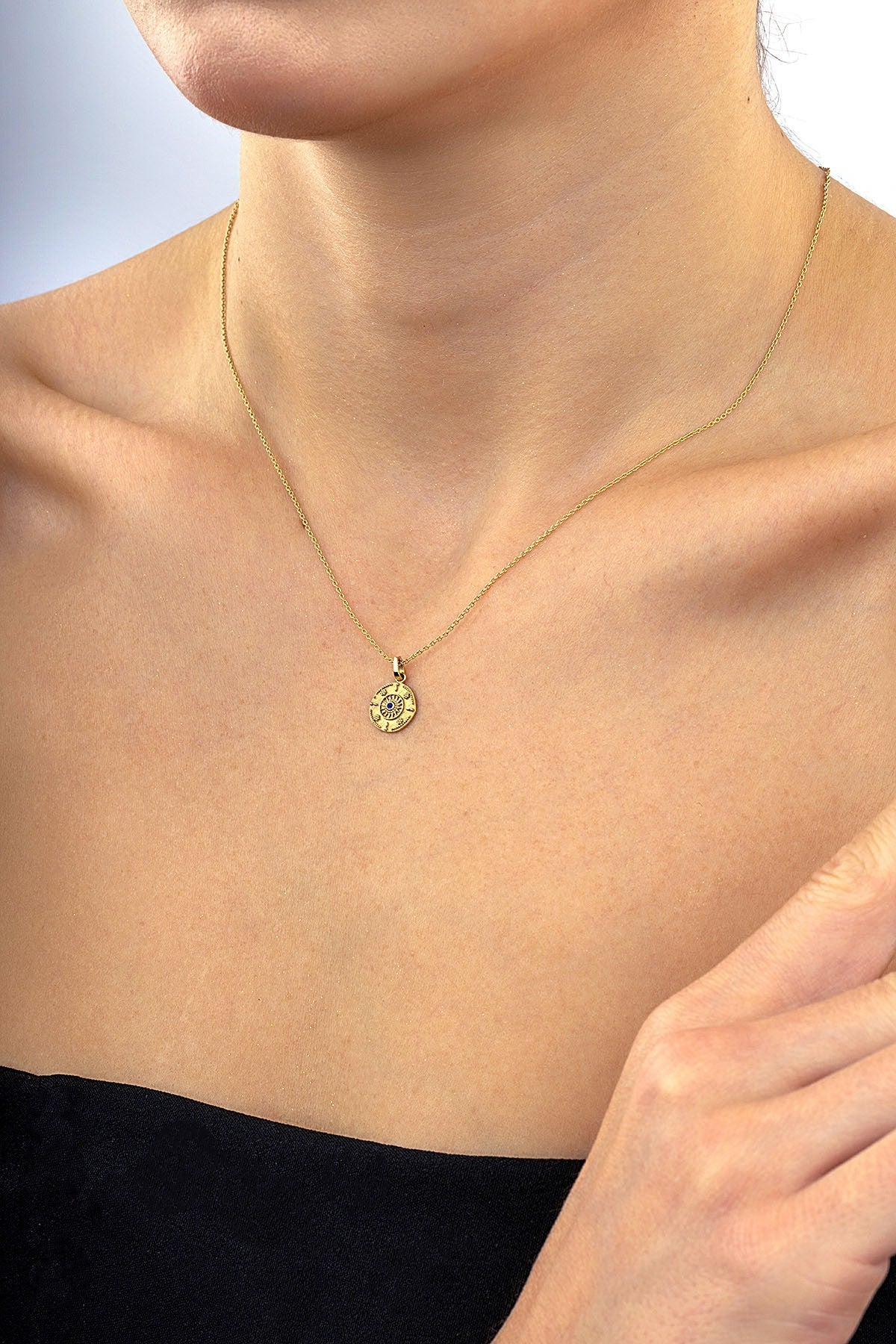 14 Ayar Güneş Figürlü Altın Kolye Ürün ikincil görseli