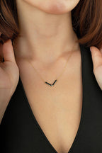 14 Ayar V Form Taşlı Altın Kolye