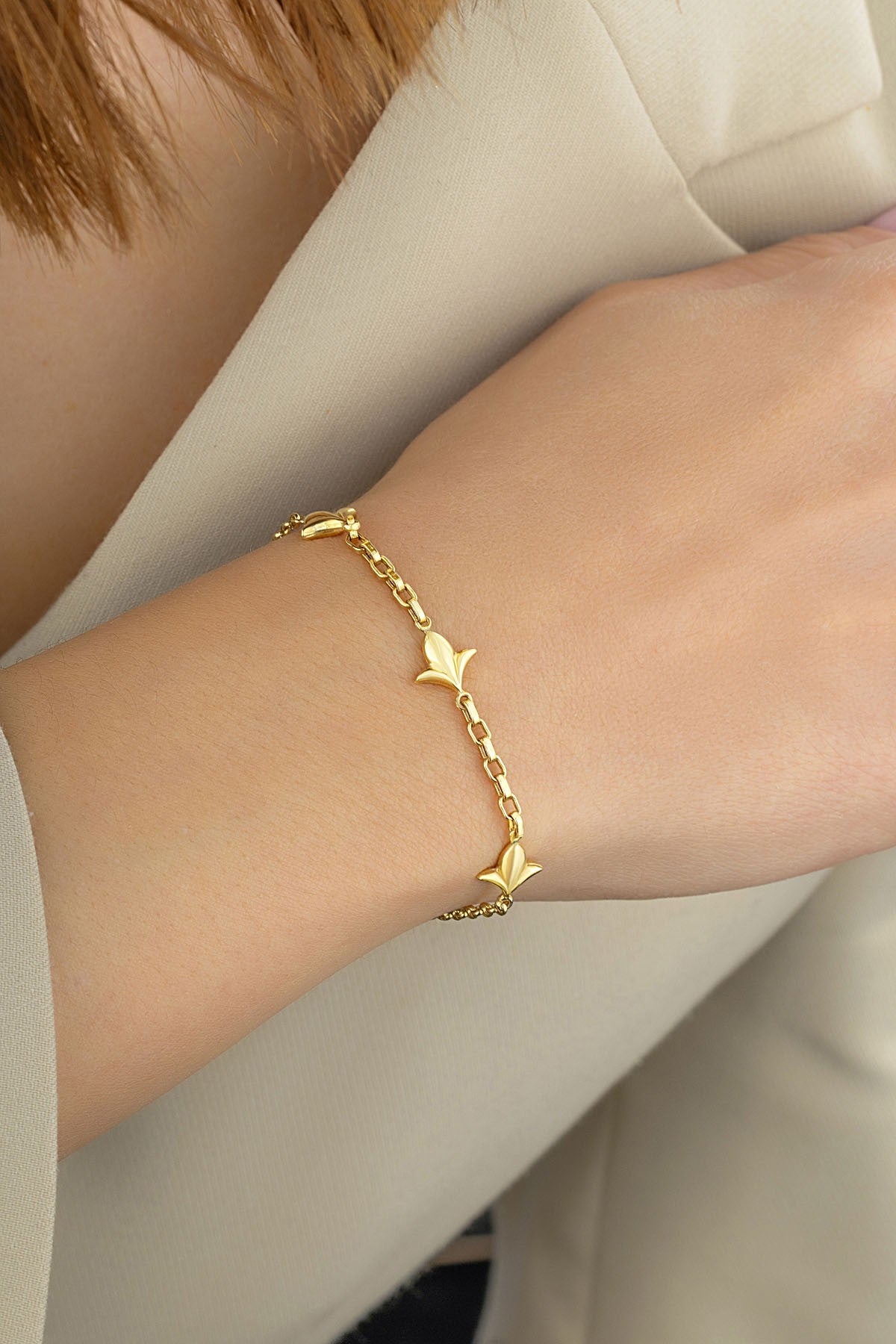 14 Ayar Lale Motifli Zarif Altın Bileklik Ürün ana görseli