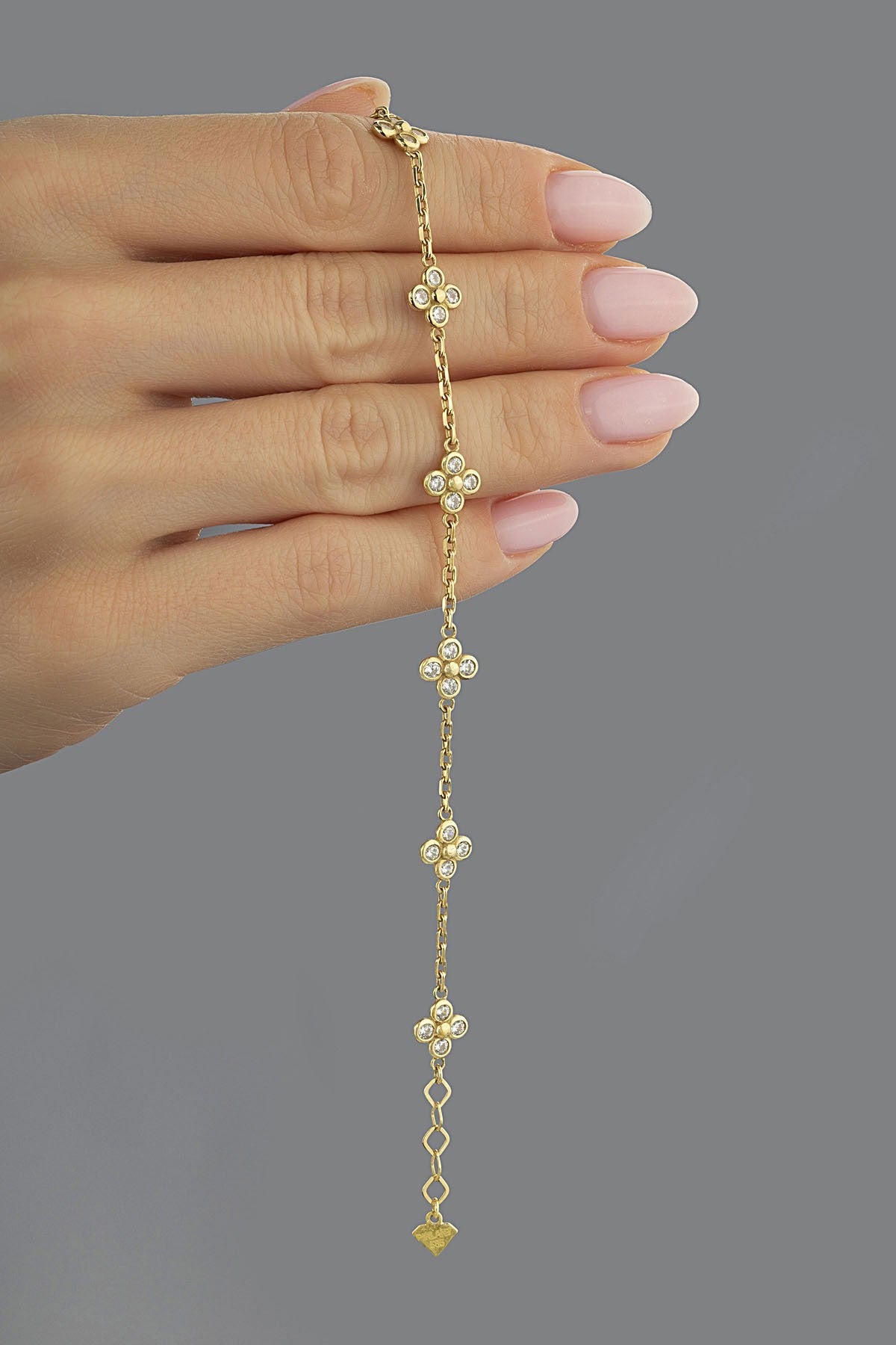 14 Ayar Beyaz Taşlı Çiçek Motifli Altın Bileklik