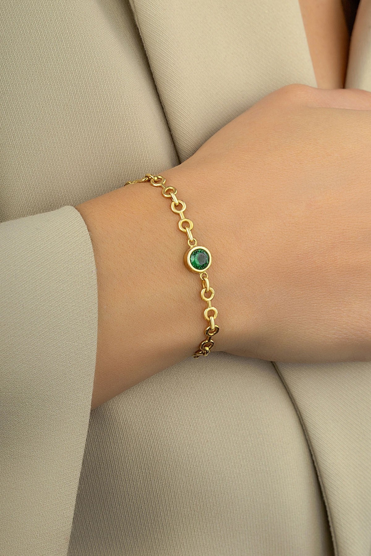 14 Ayar Yeşil Taşlı Altın Bileklik