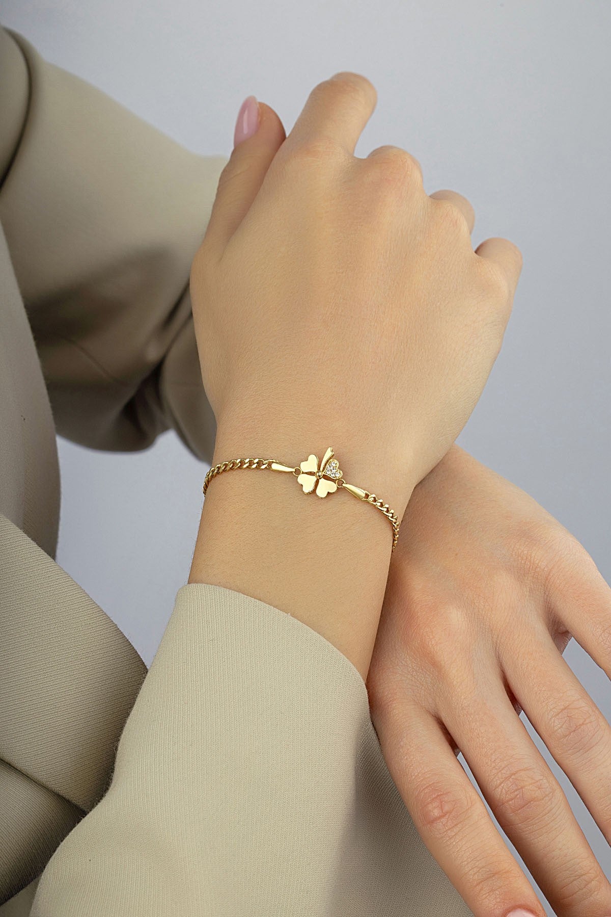 14 Ayar Taşlı Yonca Altın Bileklik Ürün ana görseli