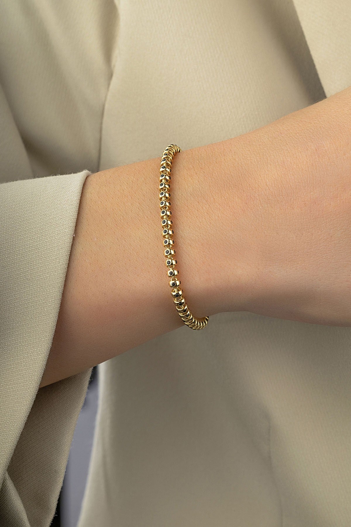 14 Ayar Siyah Noktalı Boncuk Altın Bileklik Ürün ikincil görseli