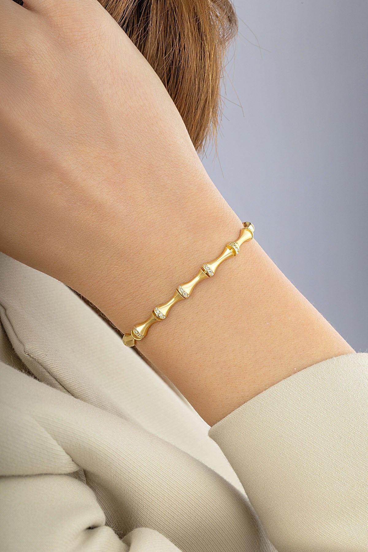 14 Ayar Mini Taşlı Zarif Altın Bileklik