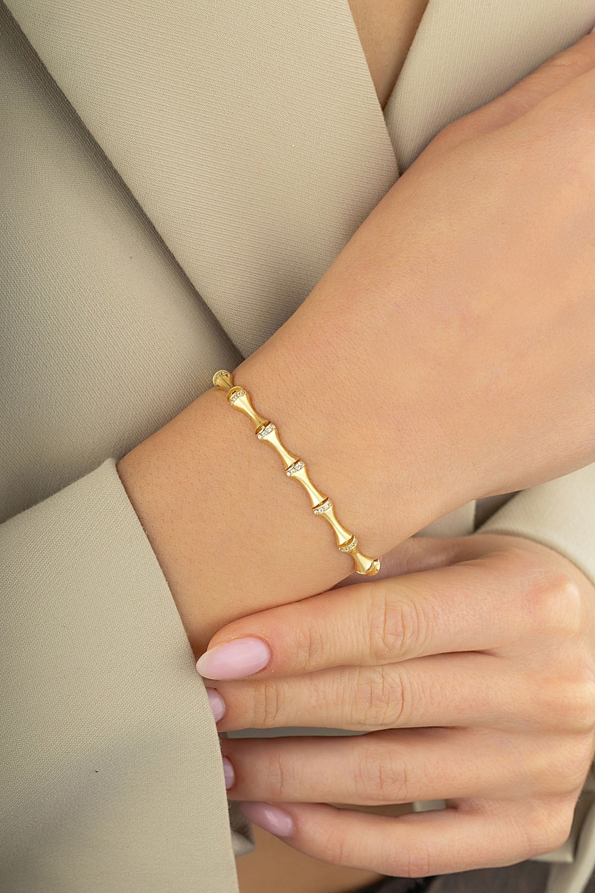 14 Ayar Mini Taşlı Zarif Altın Bileklik