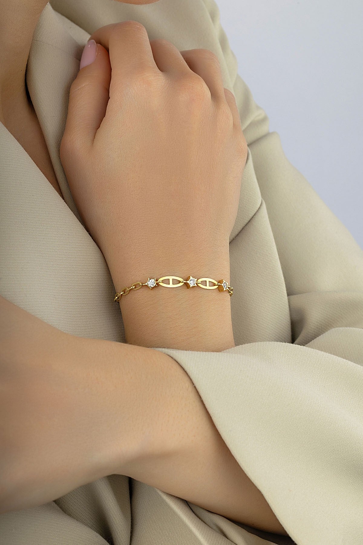 14 Ayar Mini Beyaz Yıldızlı Zincir Altın Bileklik Ürün ana görseli