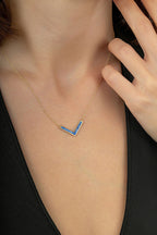 14 Ayar Mavi Taşlı Altın V Kolye