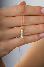 14 Ayar Fildişi Figürlü Taşlı Altın Kolye